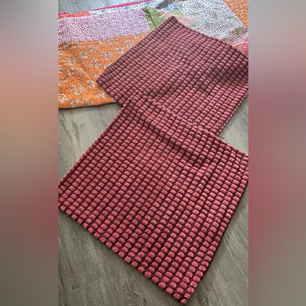 Euro sham accent cushion
Covers